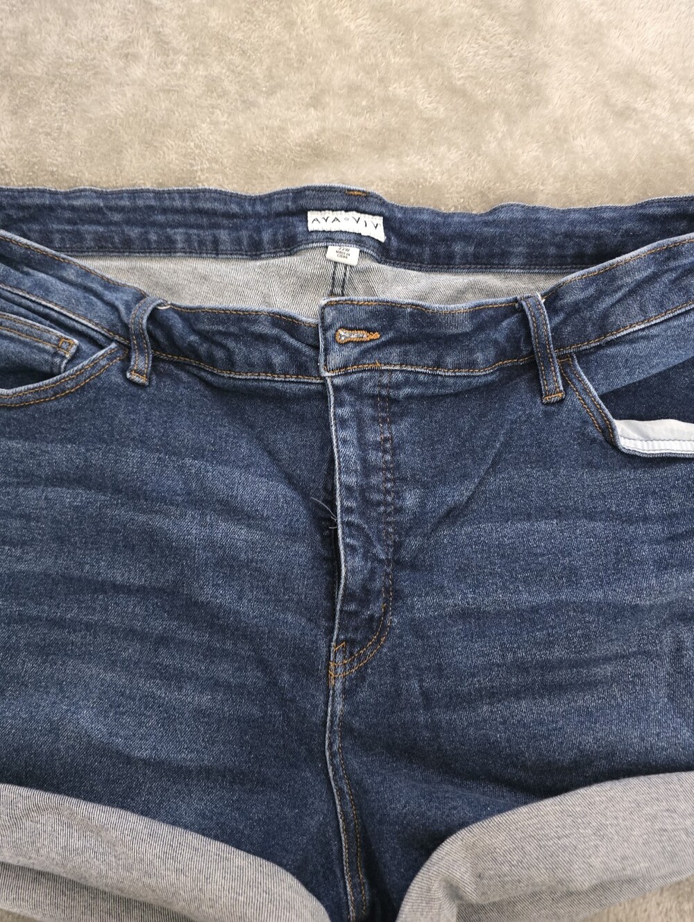 Ava & Viv Roll Cuff Shorts 22W